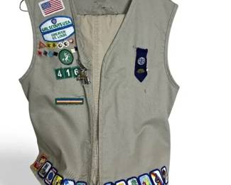 Girl Scouts USA Medium Vest with Patches  Pins