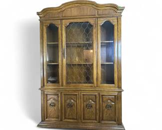 Thomasville Huntley Lighted China Cabinet Hutch