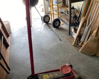 Allied Hydraulic Service Jack, 3 ton