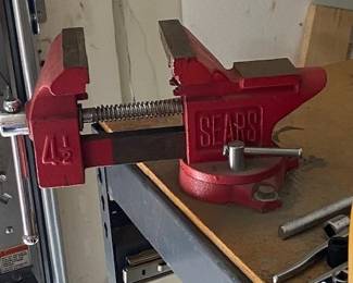 Sears Vice 4 1/2