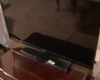 flat screen TV, not smart