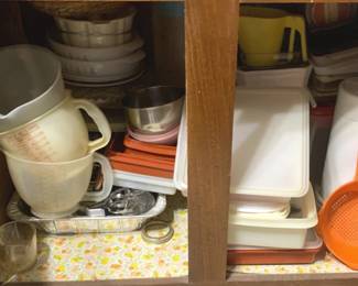 261 - Cabinet Lot
