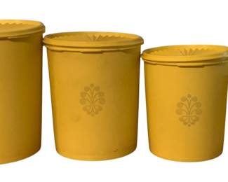 126 - Vintage 4pc Tupperware canister set 9.5 & 8 & 7 & 6
