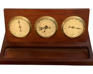 19 - Desk Top Weather Station - 10 x 4 x 4 used as-is electric/electronic/mechanical item - no guarantee all components, untested.
