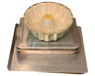 22 - Assorted Bakeware
