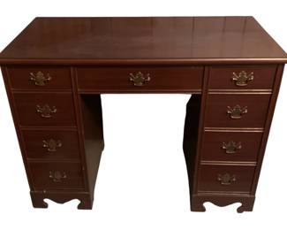 156 - Knee Hole Desk - 40 x 20 x 30

