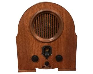 93 - Welbilt AM/FM Radio Model 1917 - 13 x 12 x 8 used as-is electric/electronic/mechanical item - no guarantee all components, untested.

