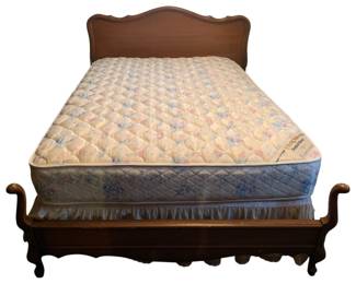 154 - Full Size Bed Frame w/ bedding 57 x 80 x 42
