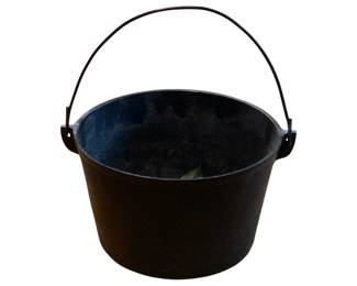 130 - Cast Iron Kettle - 8 x 10
