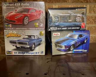 Model New Old Stock Revell 69 Dodge Charger, Maisto, Revell Ferrari 458 Italia .