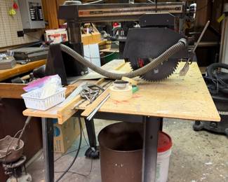 Radial Saw with vacuum attachment