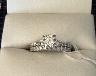 #43J - 14kt wedding set - 4.3 grams. 6.1mm, 1 ctw band. ctw center weigthed. Clarity Vs2 / Color H-I estimated. (call for price)