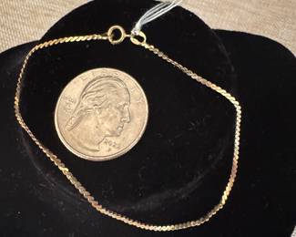 #14J- $80 - 14kt gold bracelet Italy - 8"L - 1.48gr. 