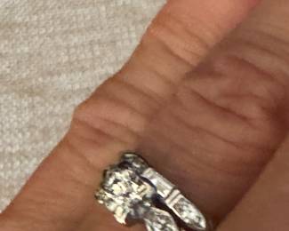 #32J - $550 - Vintage Platinum wedding set - prongs 14kt - Size 7 1/4 - 5.7gr
