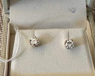 #37J - $750 - 14kt yellow gold prongs  .62 ctw - VI-VS2 - HI color. 