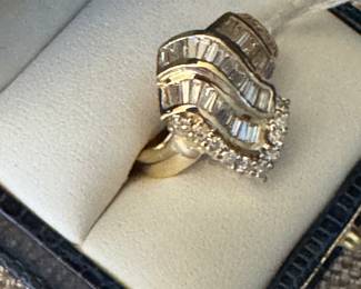 #42J - $1075 - 14kt gold yellow & bagettes & round diamonds ring - 1 1/2 ctw - 7.5gr - sz. 8 1/2