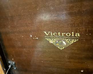 #52 - $300 - Phonograph Victrola VV 4-7 serial  # 56856 Circa 1927 - As is Condition
