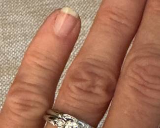 #32J - $550 - Vintage Platinum wedding set - prongs 14kt - Size 7 1/4 - 5.7gr