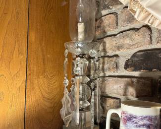 #61 - $60 - crystal lamp 23t
