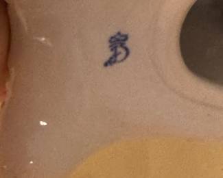 #26 - $ - 20th century Dresden Porcelain desk clock signed