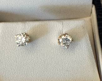 #39J - $950 - 14kt yellow gold prongs  .95 ctw - SI1-SI2 - HI color. 