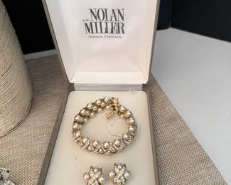 Lots of Vintage  Costume jewelry - No presale on those 