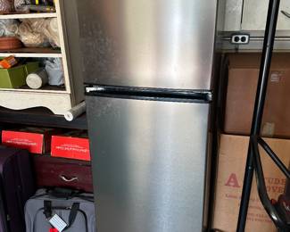 #112 - $95 - Vissani refrigerator - 4.5 cubic 56.5tx21wx21d
