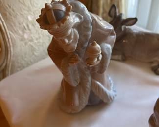 #17 - $1200 - Llardo nativity set 13 pieces