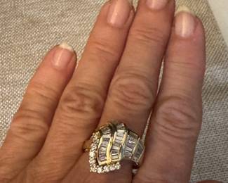 #42J - $1075 - 14kt gold yellow & bagettes & round diamonds ring - 1 1/2 ctw - 7.5gr - sz. 8 1/2