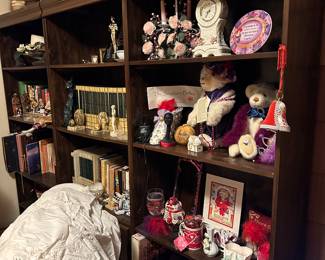#97 - $60 - 3- book shelves 28wx72tx12d
