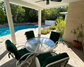 Outdoor Furniture: Dining Table