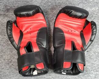 Title Classic Boxing Gloves