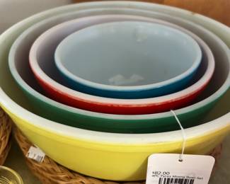 4PC Pyrex Mixing Bowl Set