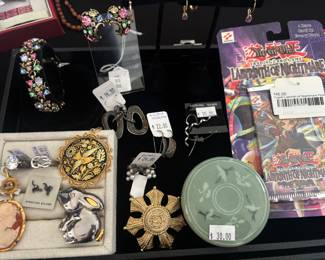 Yugioh Labrinth Nightmare Pack, Jewelry