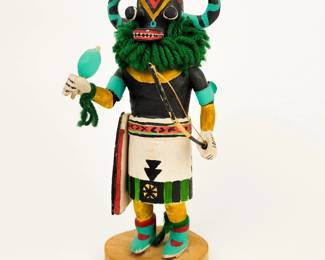 Gary Tewa carving