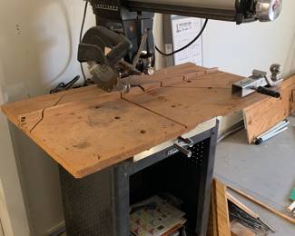 Table saw craftsman.