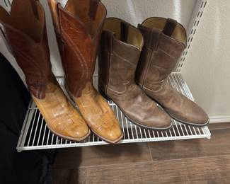 Boots size 10 B