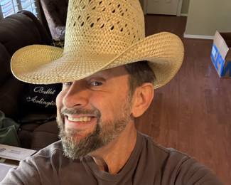 This is a big hat but small sizeband