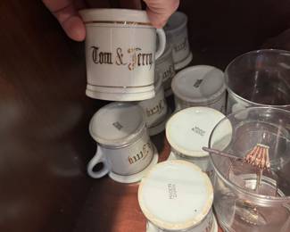 TOM & JERRY small white ceramic cups.
    I’ve sold these before … but I’m not understanding why there is a set of “Tom & Jerry “ cups made…