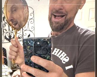 What’s up with the mirror?!?!?
