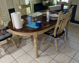 Country chic kitchen table and chairs