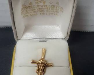14K Asian Gold Crucifix Lapel Pin With Makers Mark