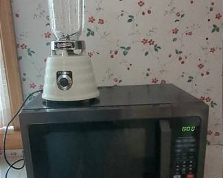 Toshiba Microwave And Vintage Osterizer Blender