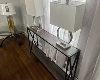 Table for liv or dining room $45