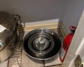 mixing bowls
