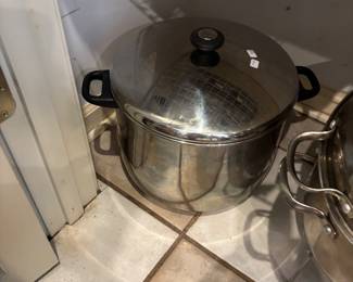 large cooking pan