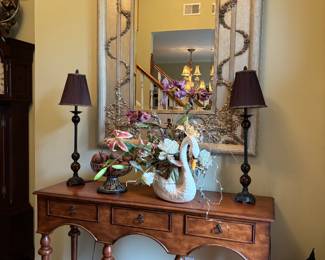 Wooden console table with 3 drawers       Decorative wall mirror        lamps 