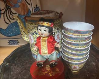 Chinoiserie Famille Rose Yellow Teapot & Teacups