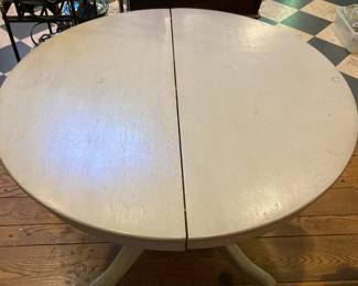 White Farmhouse Style Round Dining Table