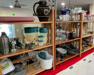 Assorted kitchenware